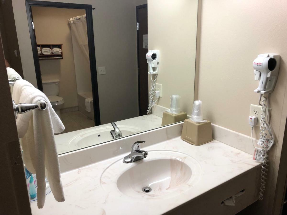 Shenandoah Inn & Suites Zewnętrze zdjęcie