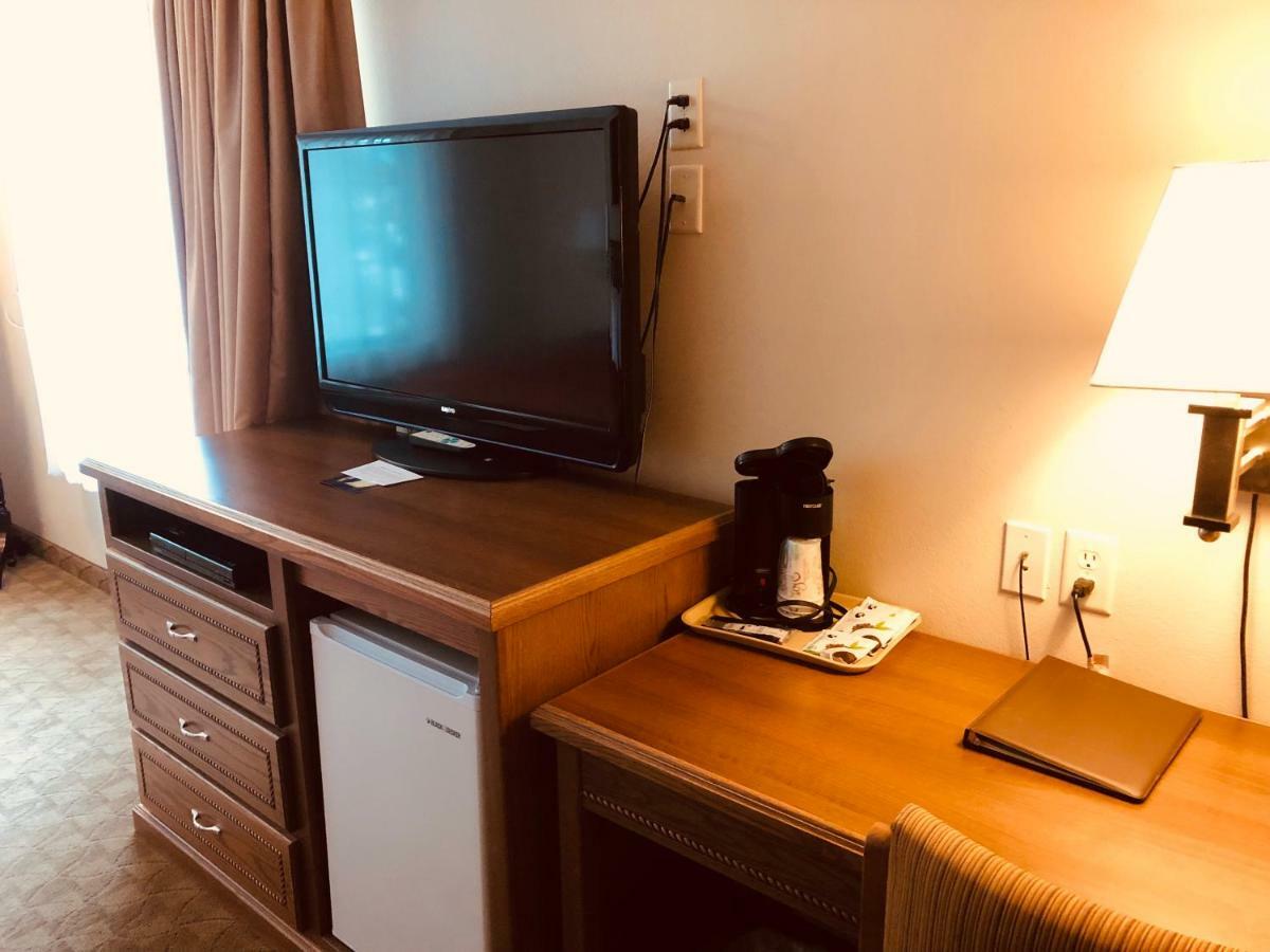 Shenandoah Inn & Suites Zewnętrze zdjęcie