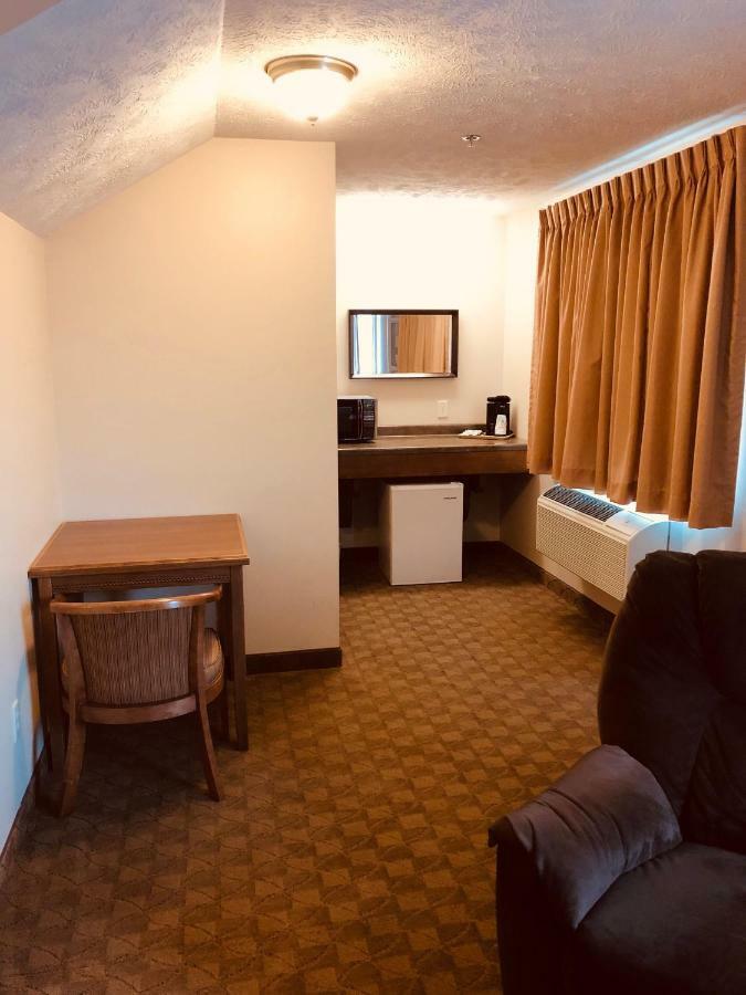 Shenandoah Inn & Suites Zewnętrze zdjęcie